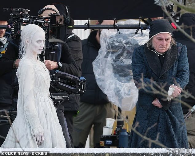 Джонни Депп показали в образе Скруджа на съёмках «Рождественской песни» — фильм выйдет осенью 2026